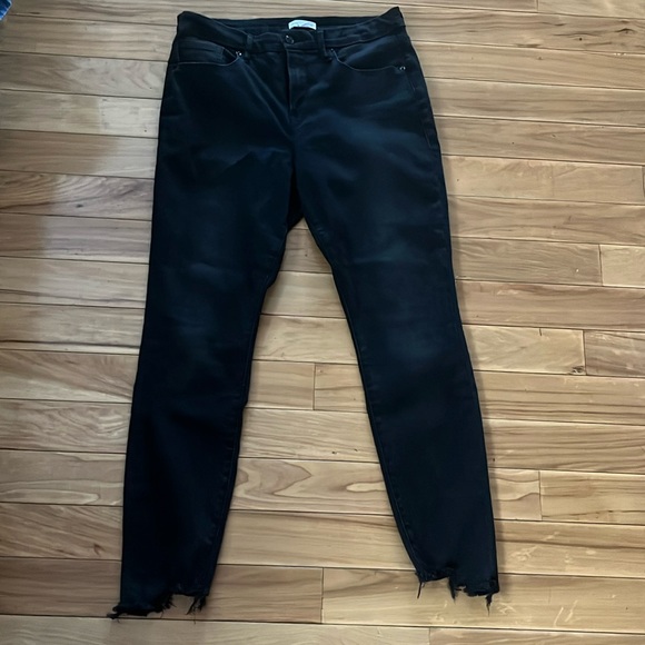 Good American Good Legs Step Hem in Black Denim size 14/32 - Picture 1 of 5
